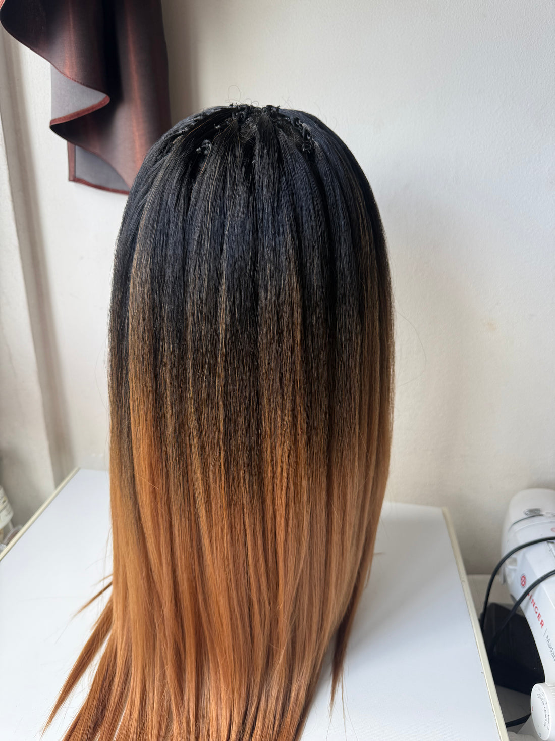 ELisa - Full lace semi brésilienne yaki lisse en cheveux semi naturels