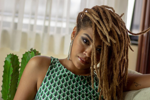 Dreadlocks Brésiliens 0.6 cheveux afros naturels. 14 pouces marrons - 10 pc