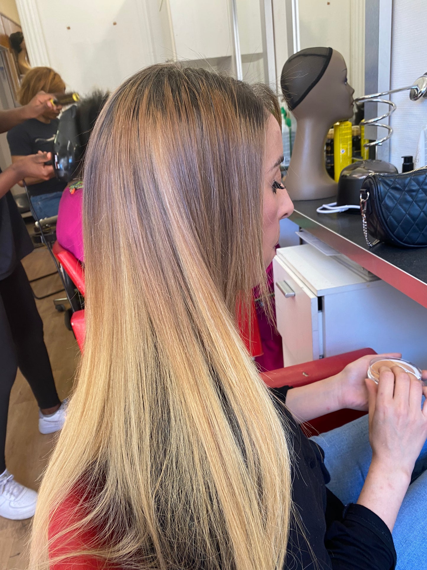 Forfait 14 : Extension à la kératine + 100 Mèches blondes naturelles comprises