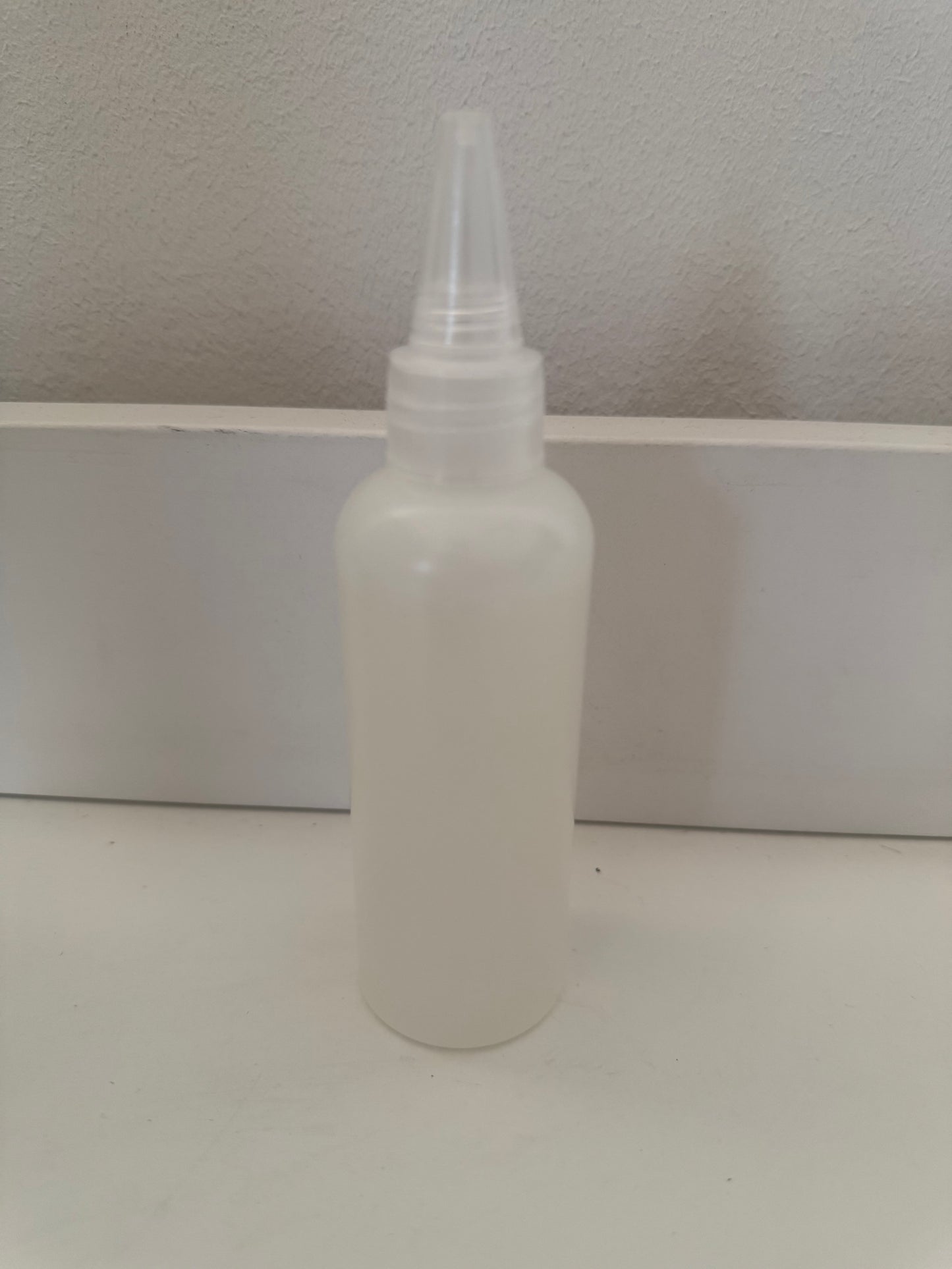 Colle pour scellement des cheveux injectés sur micro-peau