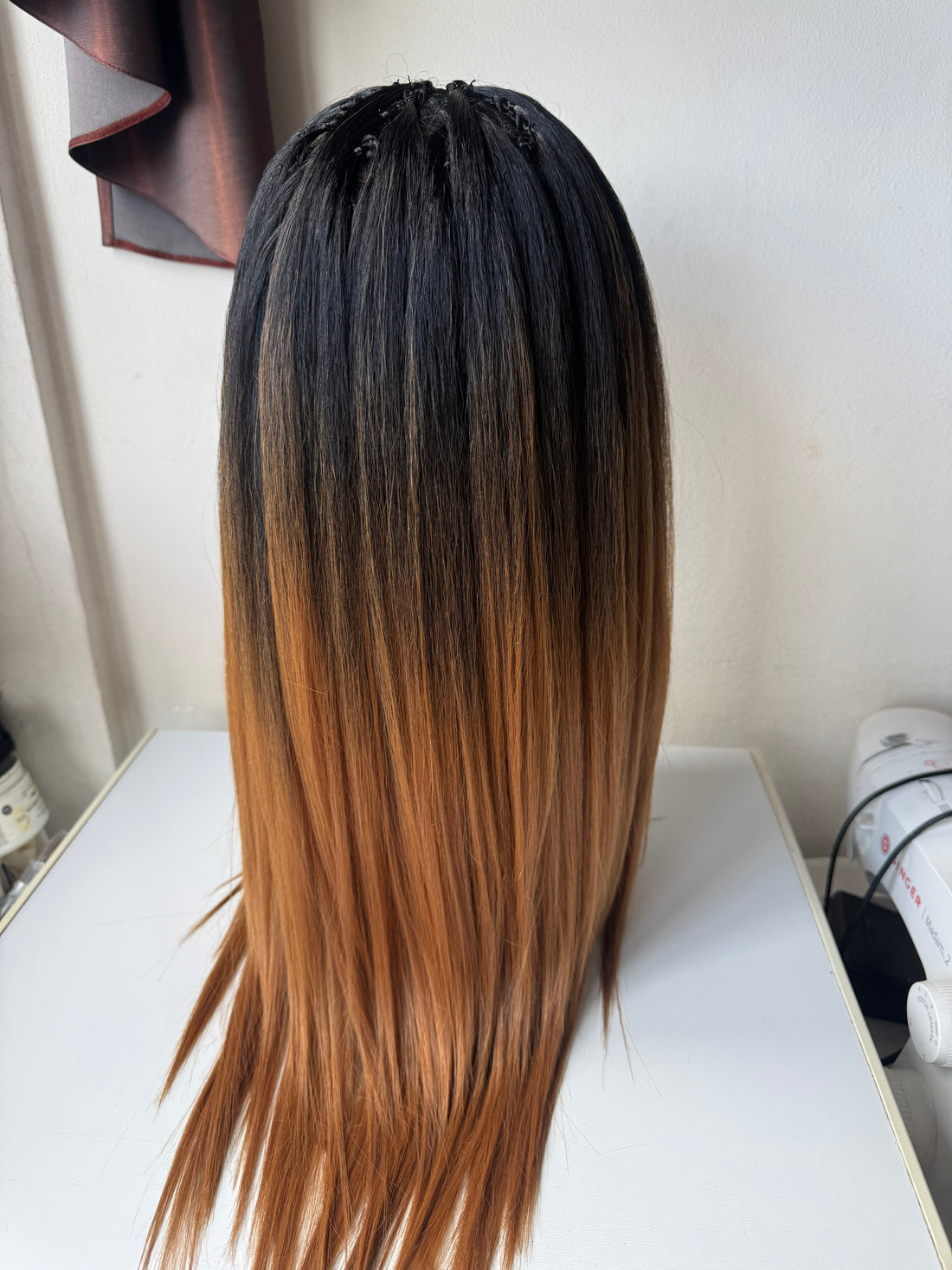 ELisa - Full lace semi brésilienne yaki lisse en cheveux semi naturels