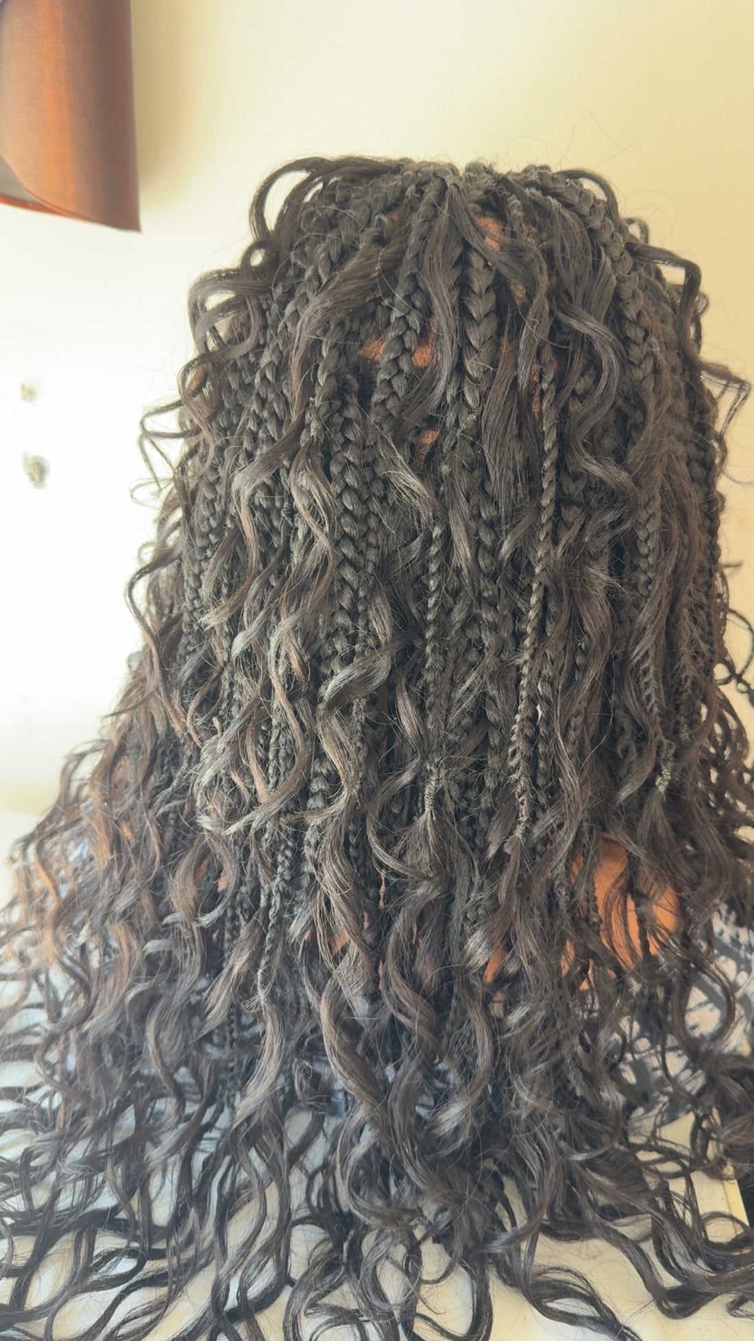 Stefy Full lace boho Perruque tressée box braid avec des boucles en cheveux naturels