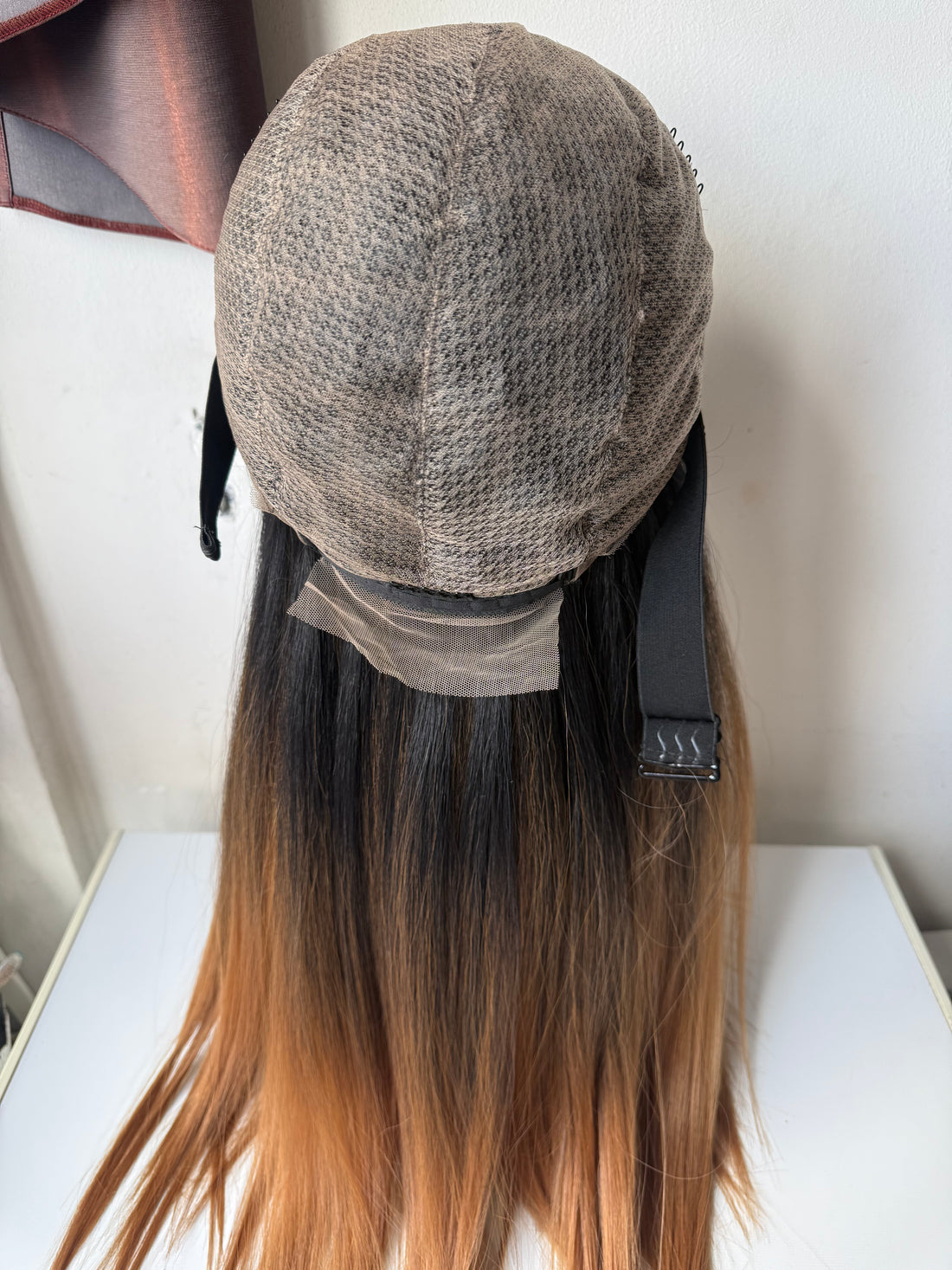 ELisa - Full lace semi brésilienne yaki lisse en cheveux semi naturels