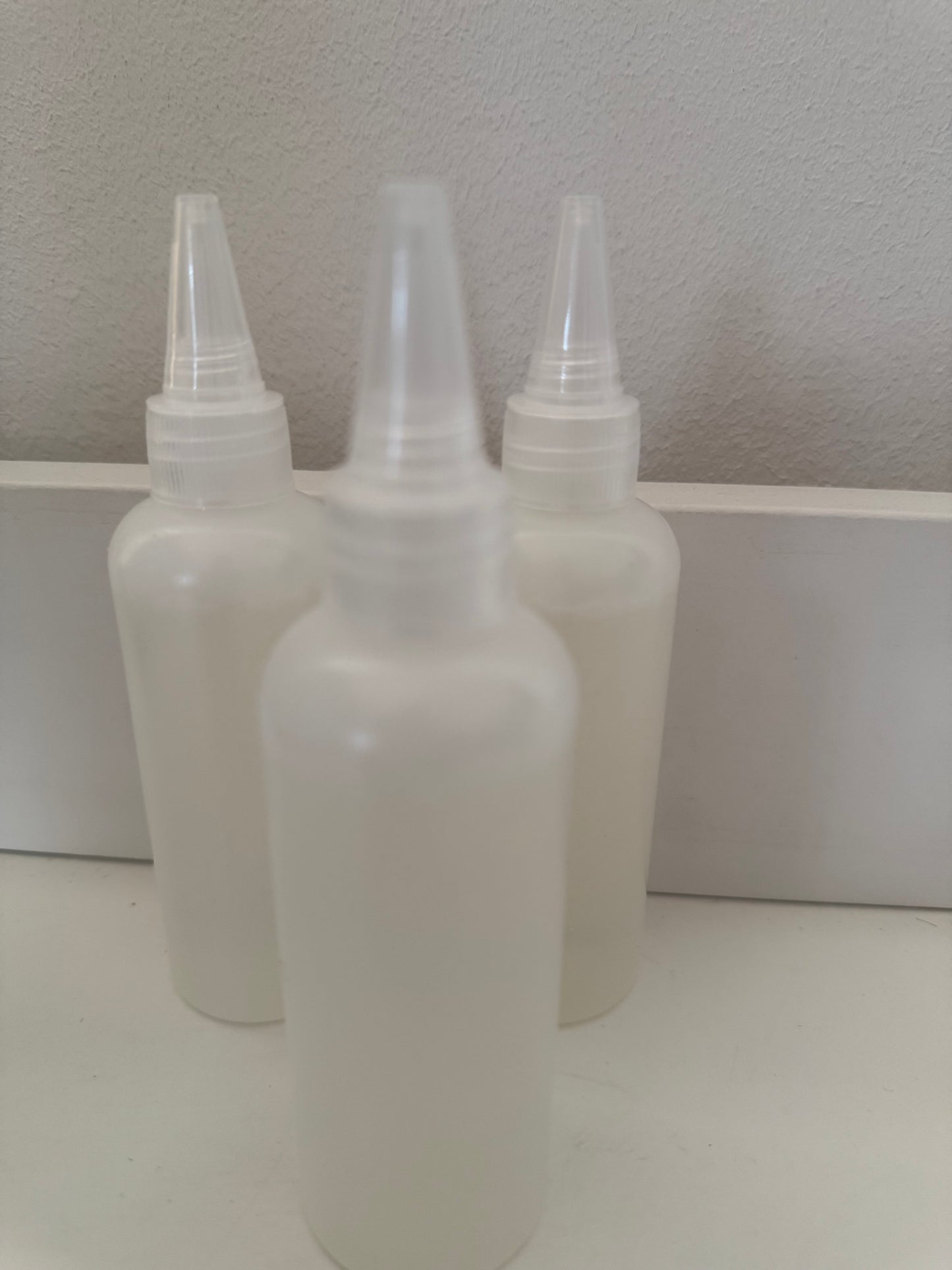 Colle pour scellement des cheveux injectés sur micro-peau