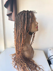 Dinha full lace boho Perruque en box braids tressée avec les mèches brésiliennes bouclées.