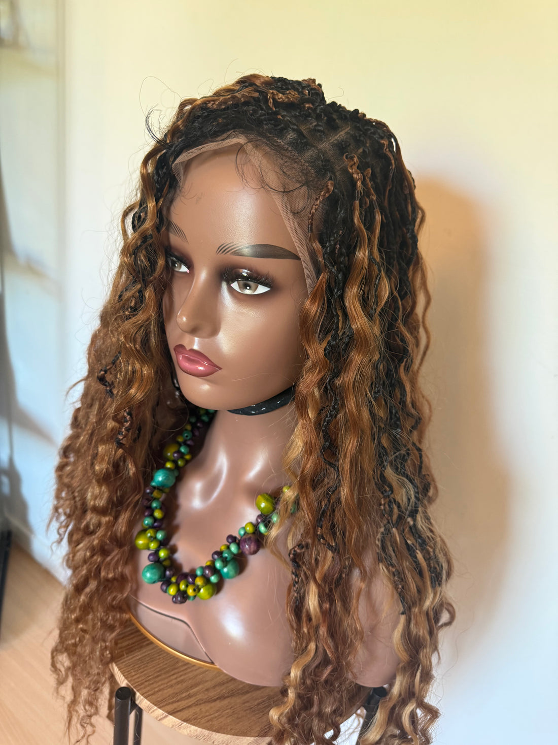 Thaly - Full lace boho Perruque tressée box braid avec l’effet boho en cheveux naturels Européens marrons
