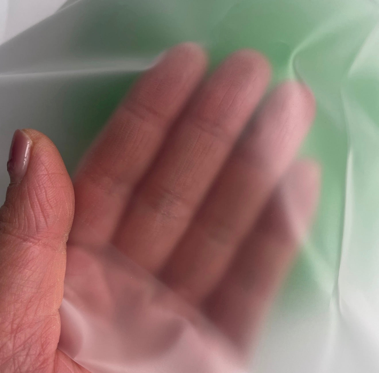 Tissu transparent PU pour fabrication des prothèses capillaires par injection des cheveux