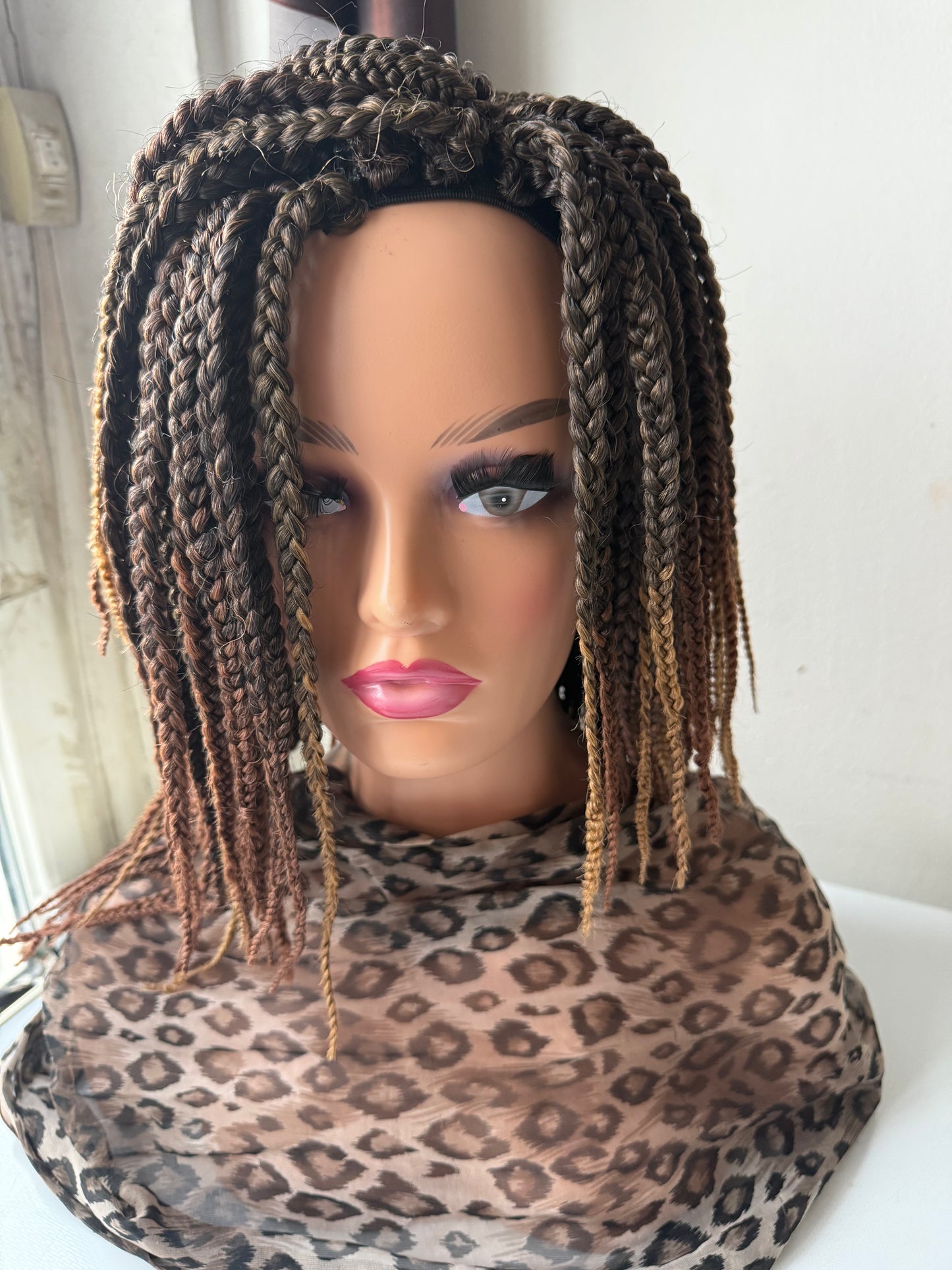 Perruque box braids tressée aux pointes marrons - Dinha