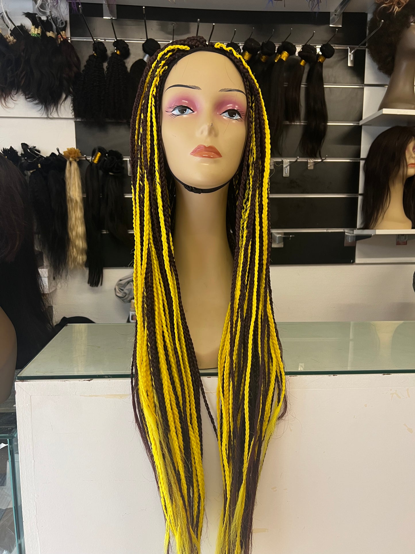 Perruque longue tressée Braids 32" mélange jaune et aubergine - Joana